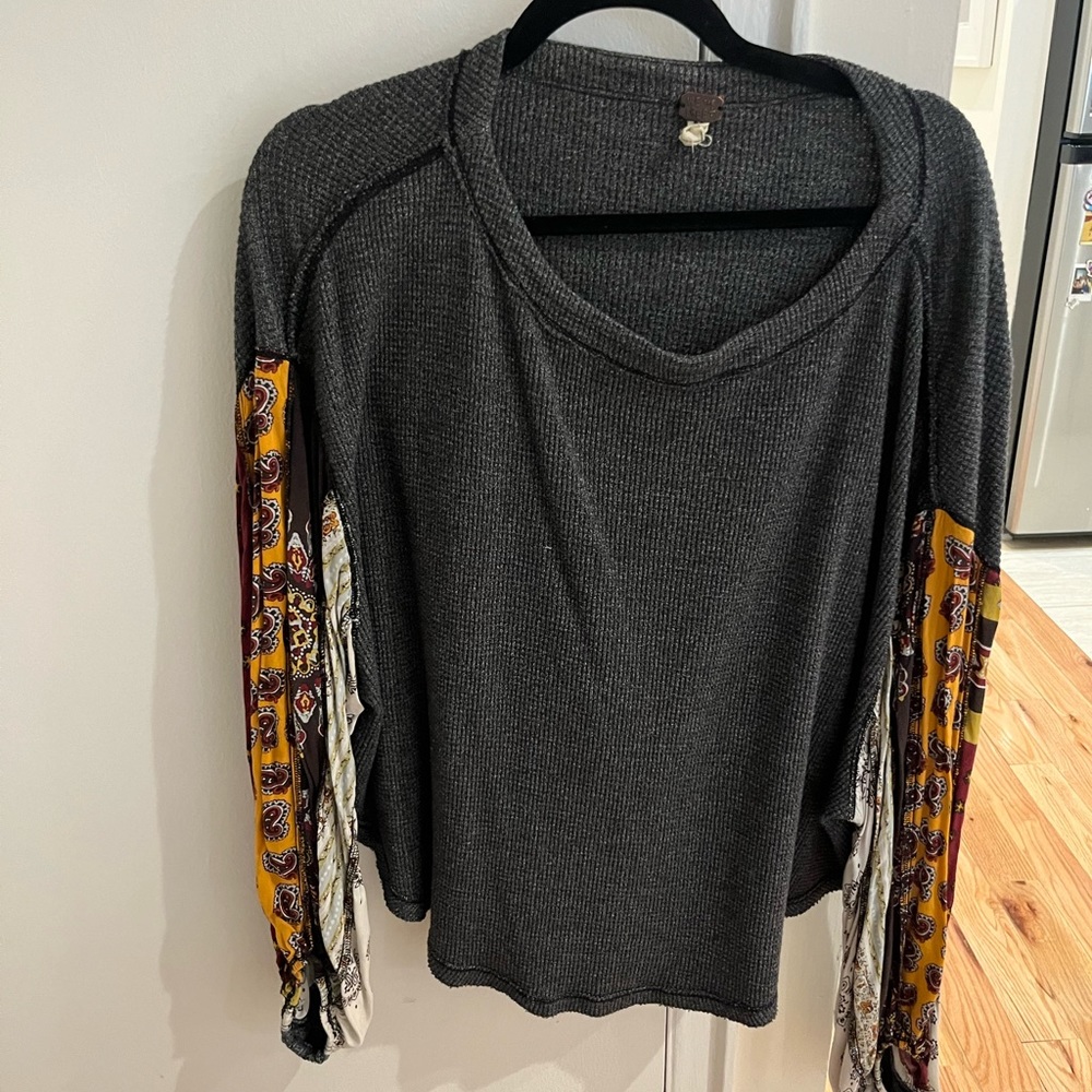 Free People balloon sleeve sweater size M